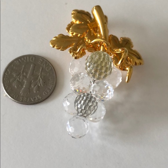 Swarovski Crystal Swan Signed Grape Cluster Brooch - Picture 2 of 8